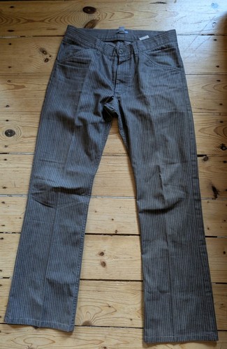 Graue gestreifte herrenhose - graue,
